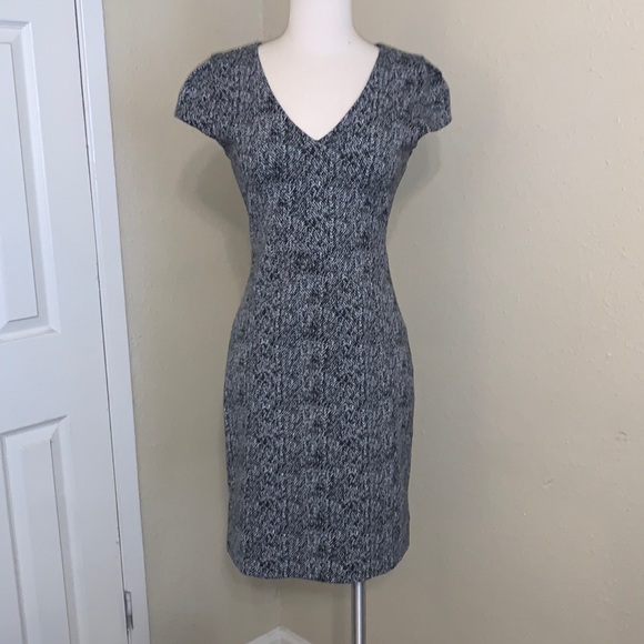 EXPRESS BLACK AND WHITE SLEEVELESS MIDI CAREER DRESS - Picture 1 of 6